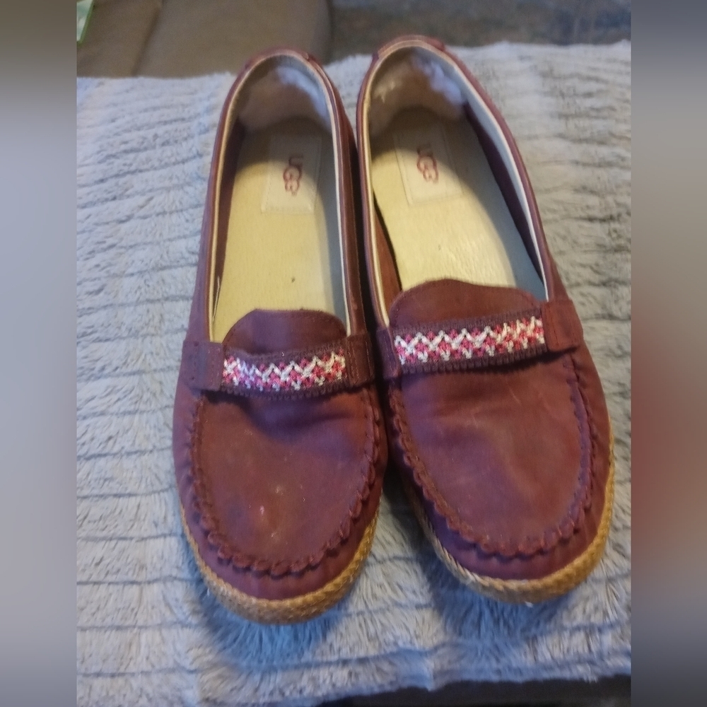 Ugg Kaelee burgundy Leather Moccasin loafers w braided accents Cushioned insole